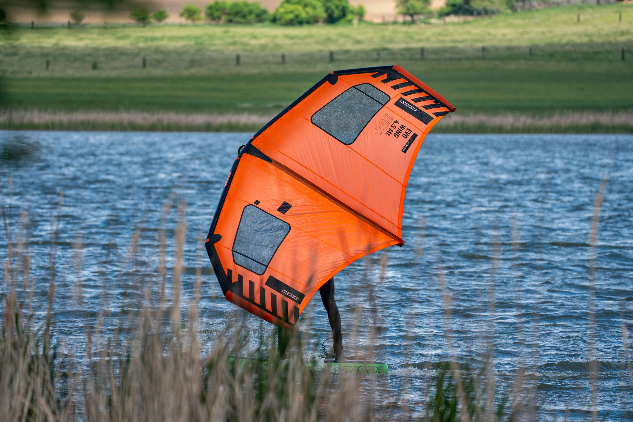 wingfoiling kurz berzdorfer see 1 vycerpane